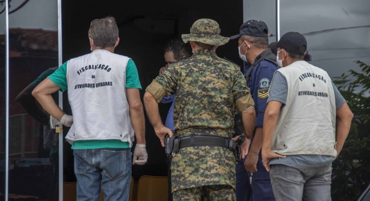 Salões de belezas são atuados e fechados durante operação de fiscalização