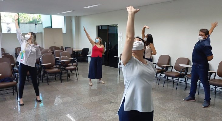 Residentes da Fundação Escola de Saúde Pública de Palmas participam do curso Lian Gong em 18 Terapias