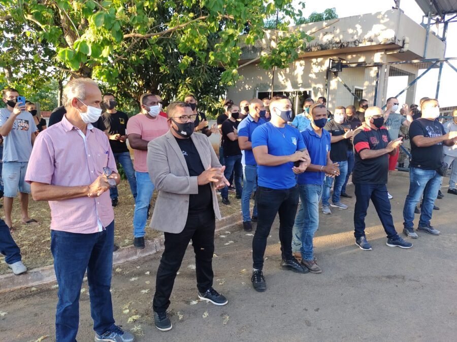 Durante protesto SGT Júnior Brasão critica presidente da OAB, e defende militares do 6º BPM