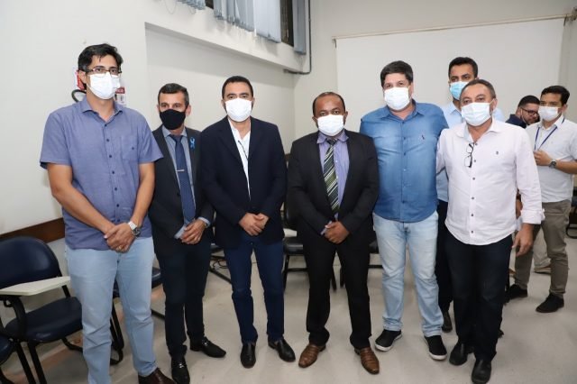 Mauro Lacerda participa de reunião que definiu a reabertura do pronto-socorro do HGP