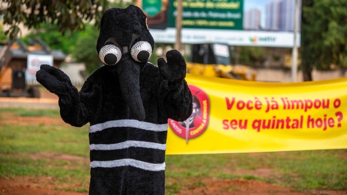 Blitz educativa chama a atenção da população quanto ao combate ao mosquito Aedes aegypti