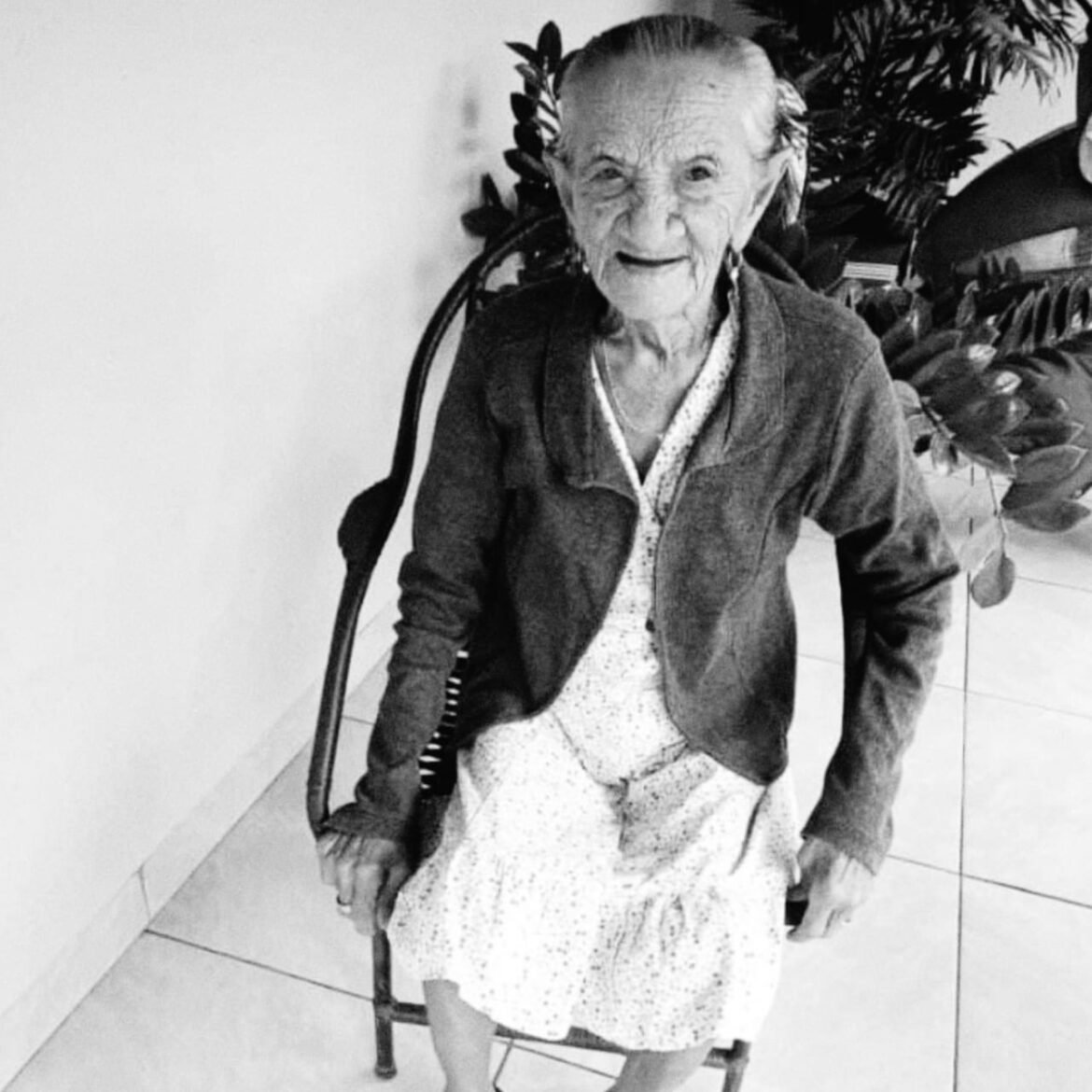 Vereador Mauro Lacerda emite nota de pesar lamentando o falecimento da pioneira Martinha Maria de 102 anos.