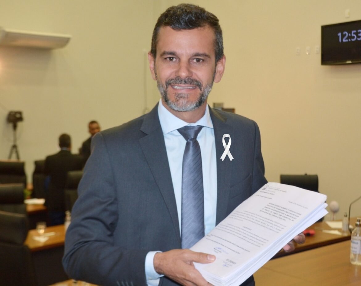 Autor da lei que cria o Dia do Católico em Palmas, Mauro Lacerda solicita a criação da Frente Parlamentar Católica na Câmara de Palmas