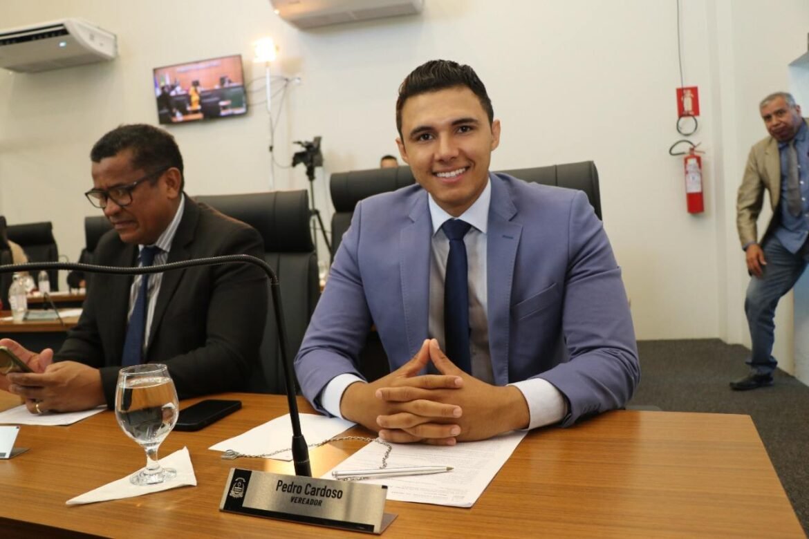 Vereador Pedro Cardoso apresenta requerimento solicitando a roçagem de áreas verdes no Setor Lago Norte