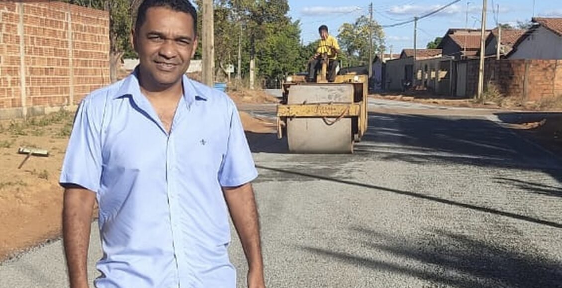 Vereador Waldson da Agesp realizar visita no Morada do Sol, na  região Sul de Palmas, para conferir obras de pavimentação asfáltica