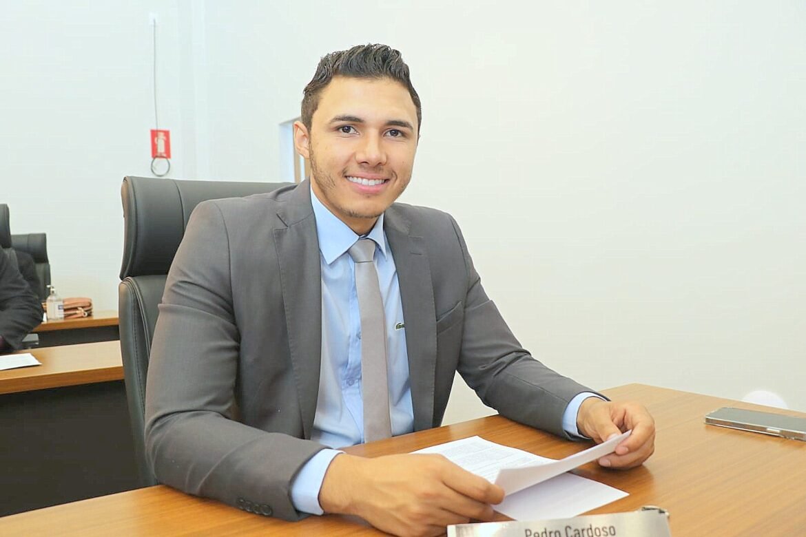 Vereador Pedro Cardoso apresenta requerimentos e destaca importância de atendimentos à população durante recesso