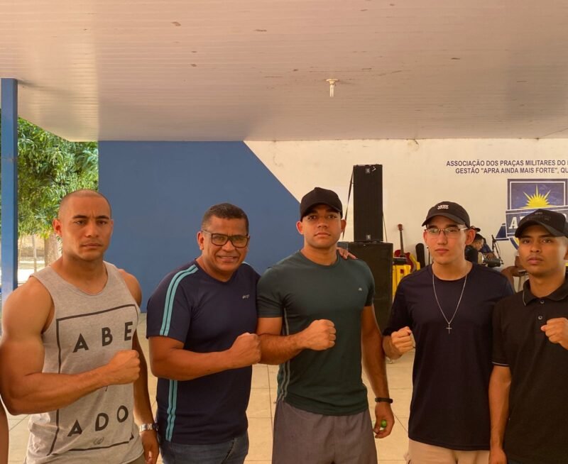Vereador Sargento Júnior Brasão, pré-candidato a deputado estadual, prestigia ‘Feijoada de Ouro’ dos alunos praças do 1º Batalhão da PMTO