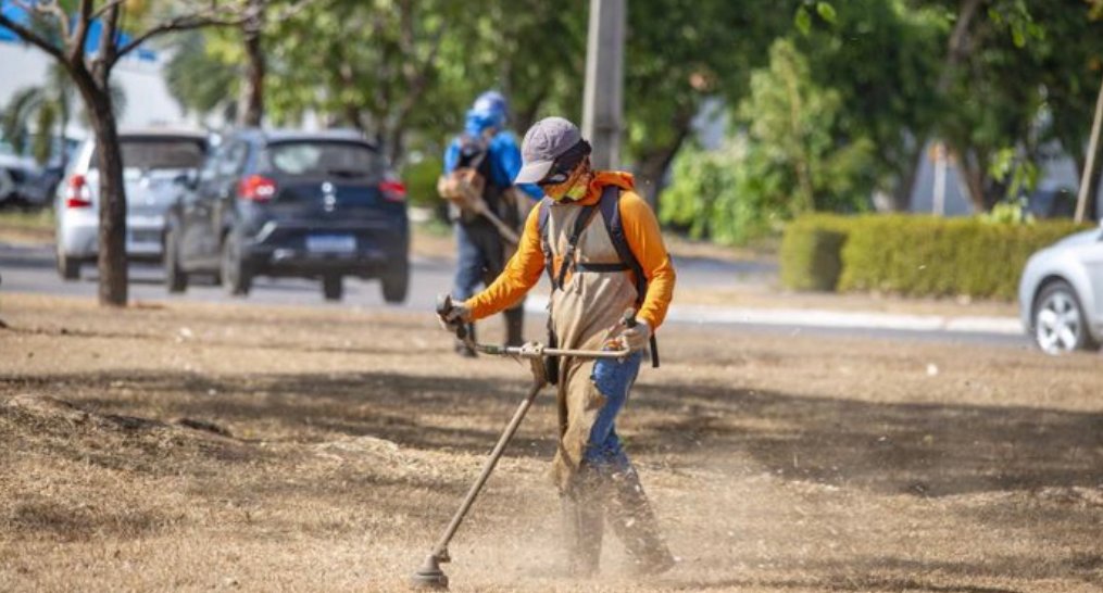 Serviço de limpeza urbana em Palmas atende avenidas e quadras nesta quinta-feira, 25