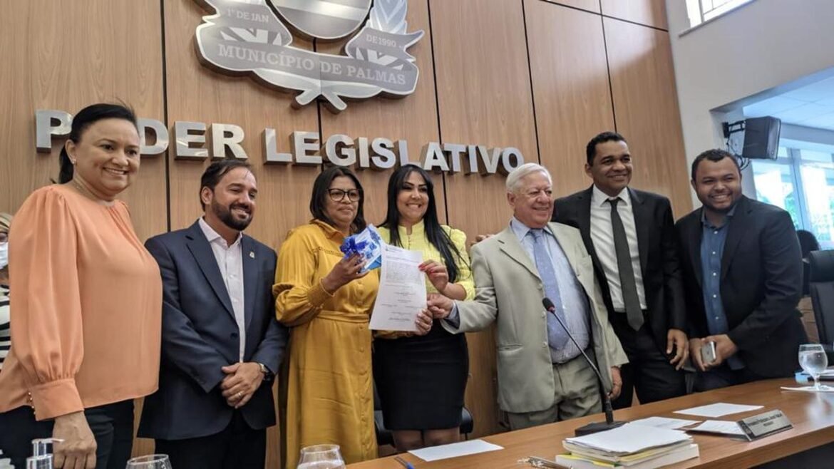 Vereador Waldson da Agesp participa de posse da vereadora suplente, Irmã Conceição, que assume uma cadeira na Câmara de Palmas: ”É muito importante que tenhamos mulheres no poder político”