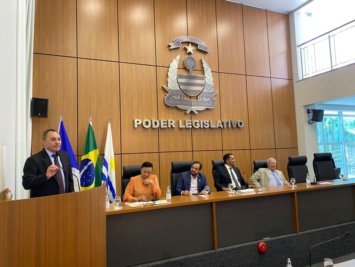 Marilon Barbosa propõe a implantação de placas solar nos semáforos de Palmas  Assessoria de comunicação do vereador Marilon Barbosa, 24 de agosto de 2022
