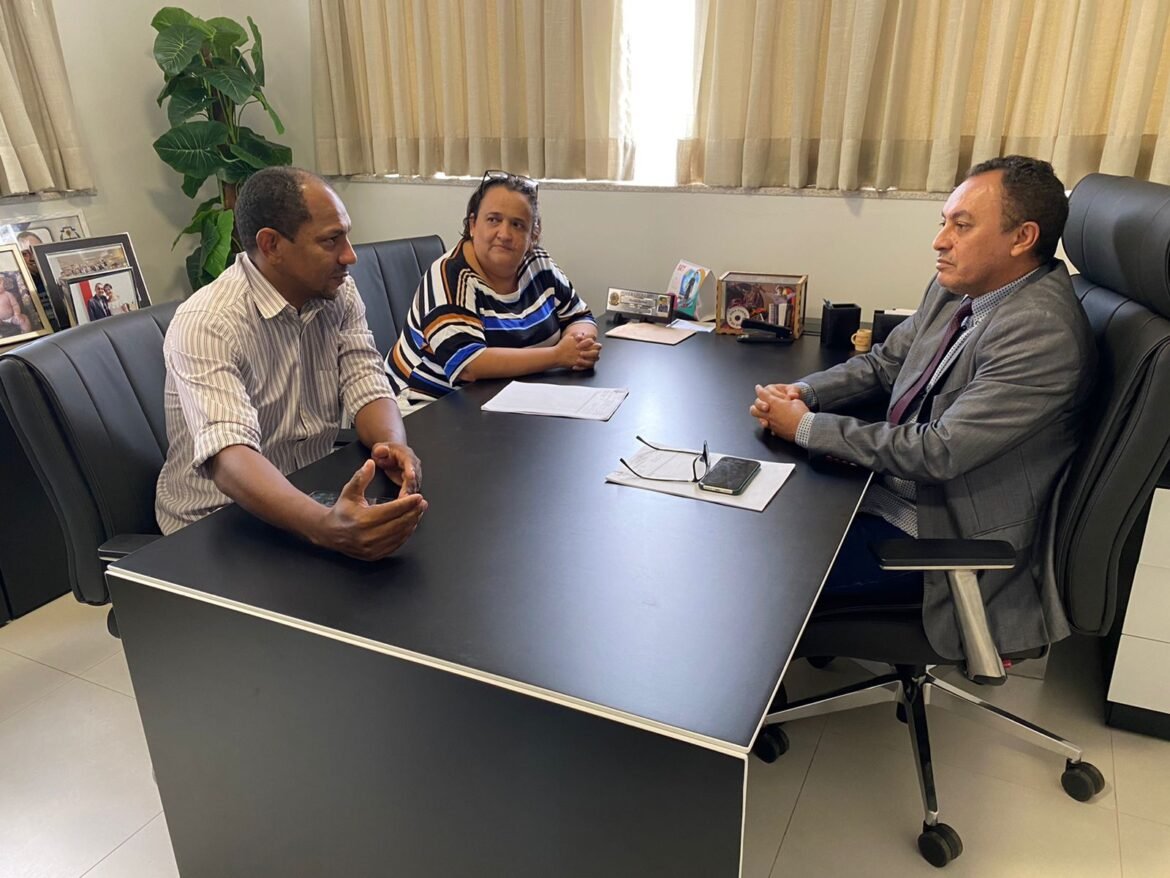 Marilon Barbosa recebe representantes do Sisemp para debater Projeto de Lei de reforma previdenciária que tramita na Câmara Assessoria de comunicação do vereador Marilon Barbosa, 19 de outubro de 2022