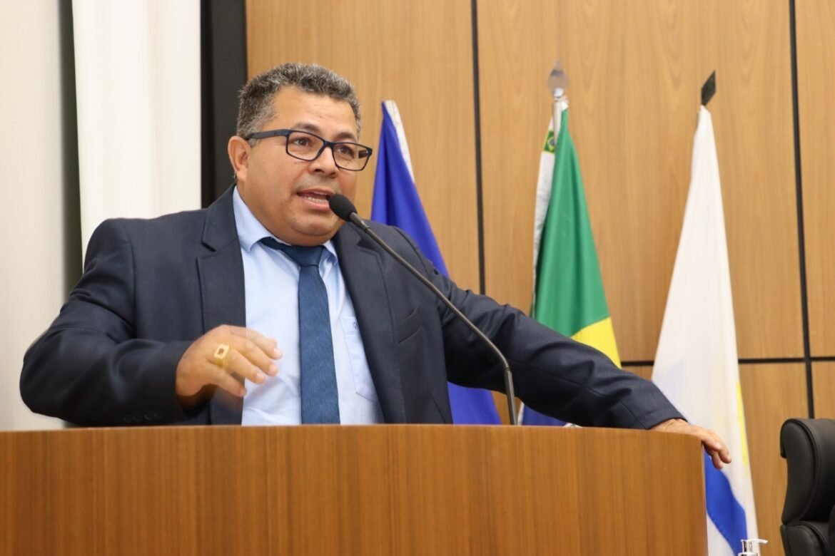 Vereador Folha destaca sua atuação em projetos de lei que beneficiam servidores municipais de Palmas