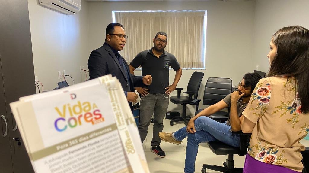 Vereador Daniel Nascimento convida servidores da Câmara de Palmas para participar do evento “Vida a Cores”