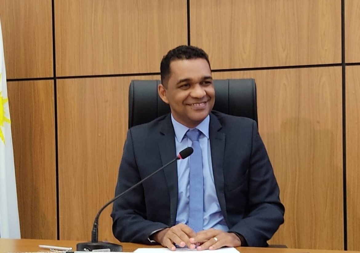Vereador Waldson da Agesp solicita o serviço de limpeza e roçagem das áreas verdes no Aureny III, em Palmas