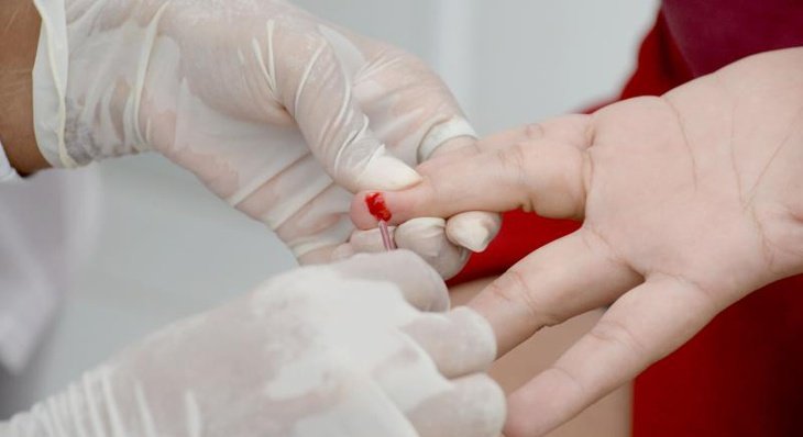 Semus realiza ação referente ao Dezembro Vermelho na feira da Arse 112, nesta quinta, 1º