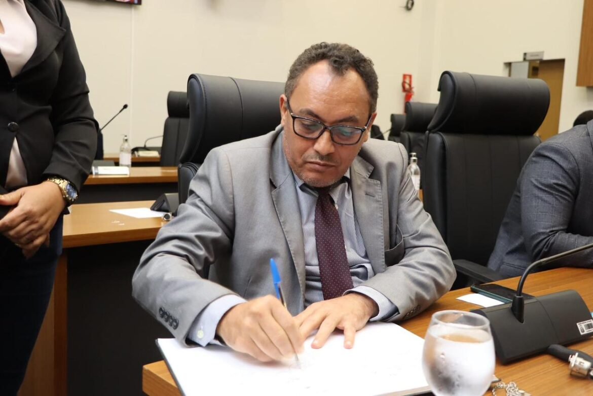 Marilon Barbosa vota favorável ao orçamento a Lei Orçamentária Anual 2023