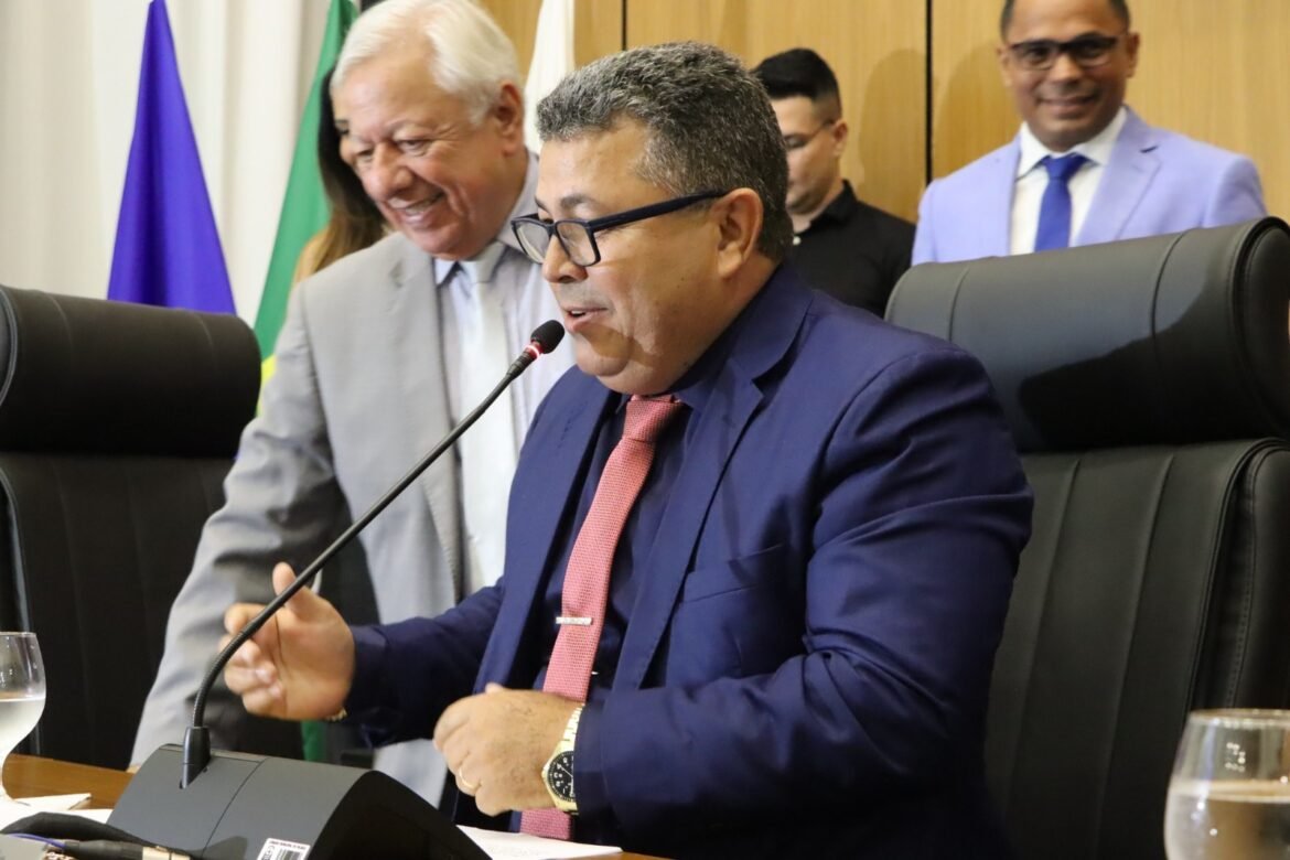 Presidente Folha anuncia projeto itinerante Câmara nos Bairros