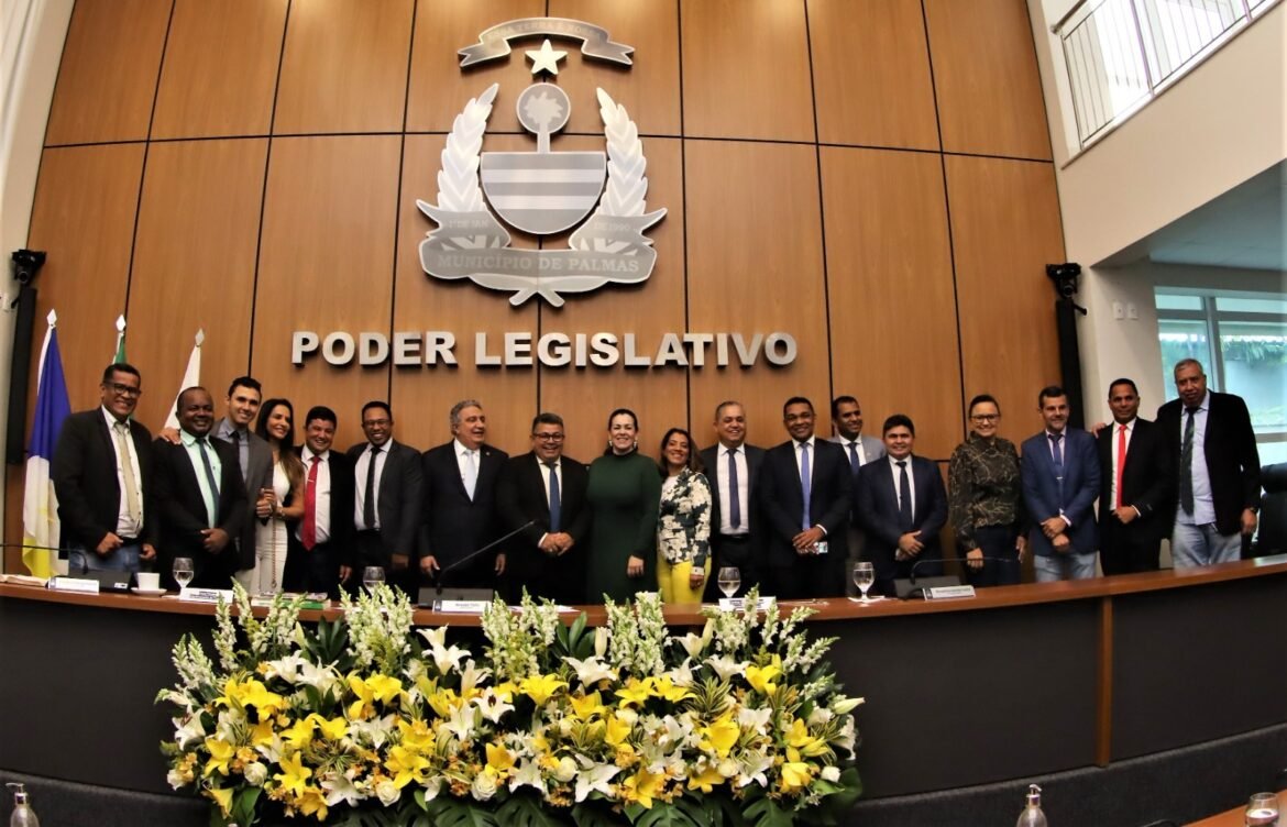 Elaine Rocha compõe sessão de abertura do ano legislativo em Palmas