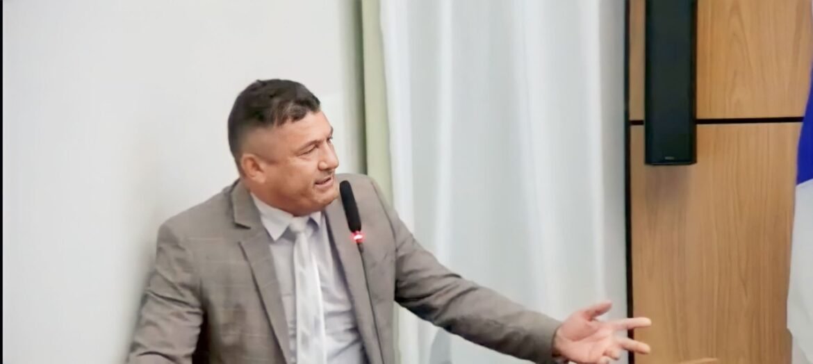 Câmara de Palmas | Vereador Márcio Reis agradece Cinthia Ribeiro após a gestora anunciar diversos pacotes de obras, em Palmas: ”Fico muito feliz prefeita, pela grandeza de sua pessoa”