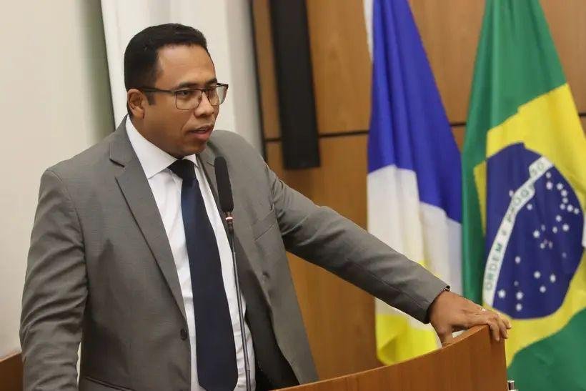 Uso de energia solar nos semáforos de Palmas é proposta do vereador Daniel Nascimento: ”Trará mais economia para o município”