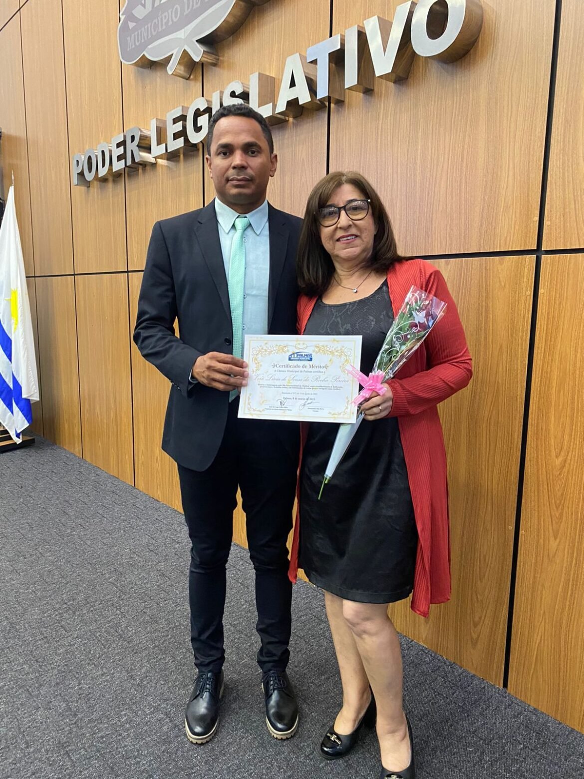 Vereador Josmundo homenageia pioneira do Aureny III em solenidade de comemoração ao Dia da Mulher na Câmara de Palmas*