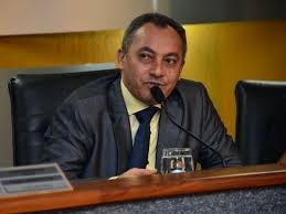 Marilon Barbosa apresenta projeto de lei que exige áreas de socialização para cães em praças públicas da capital