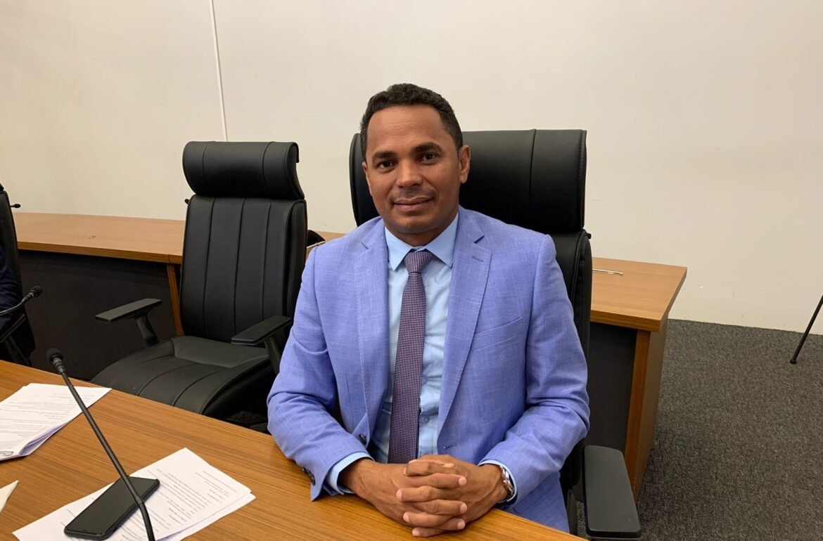 Vereador Josmundo solicita a revitalização da iluminação pública da Avenida I, entre os bairros Jardim Aureny III e Aureny I