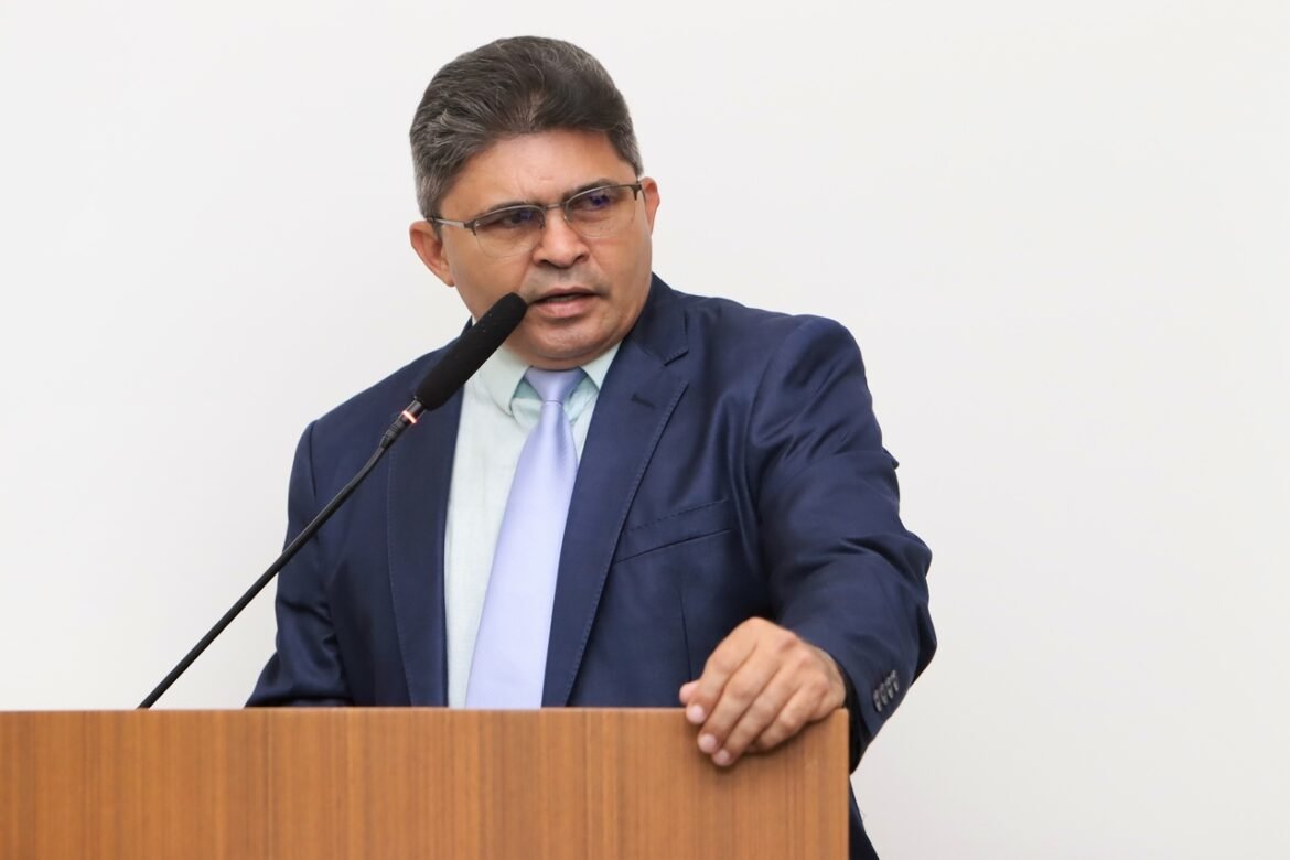 Major Negreiros assume liderança de governo da prefeita Cinthia Ribeiro