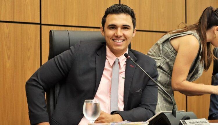 Vereador Pedro Cardoso solicita roçagem e limpeza no Setor Santa Bárbara