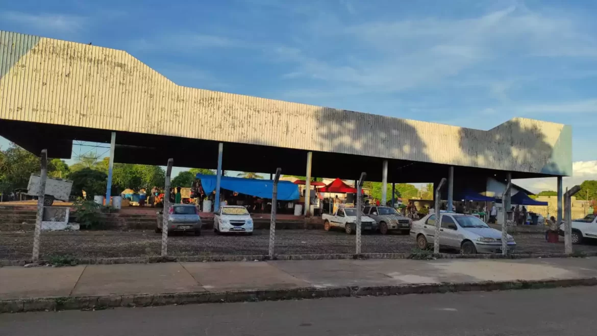 Vereador Folha solicita revitalização da Feira Coberta da 503 Norte