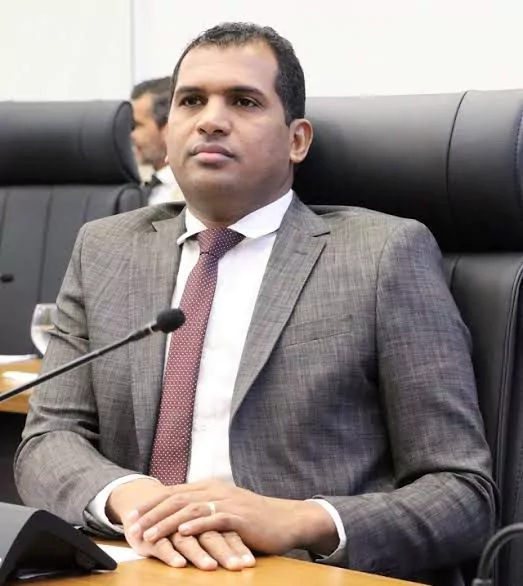 Instalação de uma rede de proteção nas traves do campo de futebol no Aureny I, em Palmas, é solicitada pelo vereador Nego