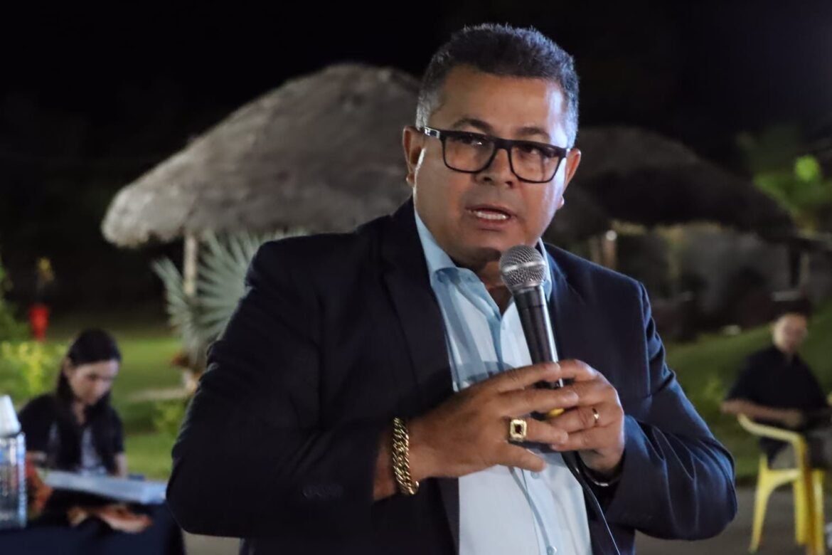 Durante reunião em Taquaruçu Grande, presidente Folha destaca benefícios com a criação do distrito da região