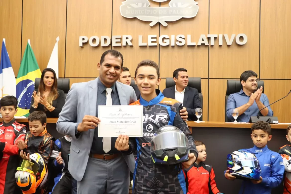 Sessão Solene: vereador Nego homenageia piloto mirim de Kart da Capital, Enzo Monteiro Cruz