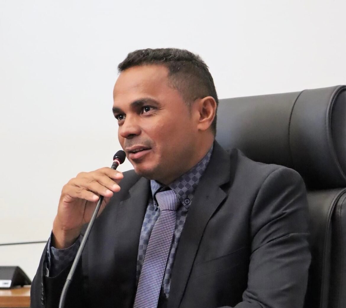 Vereador Josmundo vota favorável ao requerimento que solicita o Piso Salarial aos profissionais municipais da enfermagem