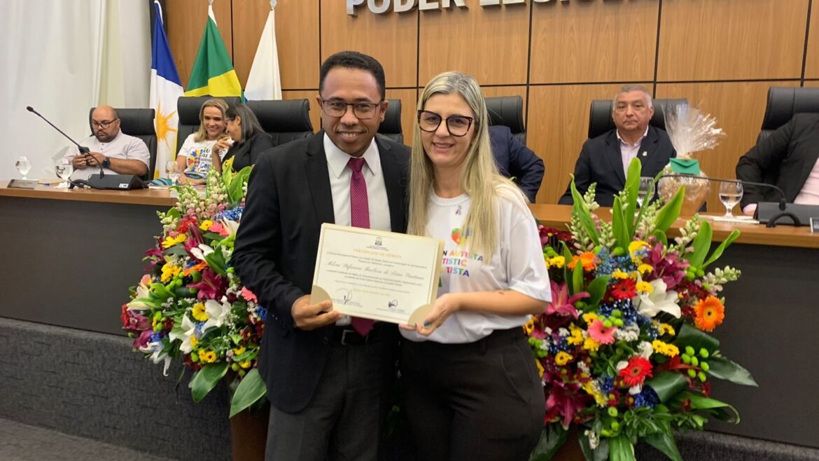 Vereador Daniel Nascimento Participa de Sessão Solene em Homenagem ao Dia da Luta da Pessoa com Deficiência e Faz Entrega de Certificados a Homenageados