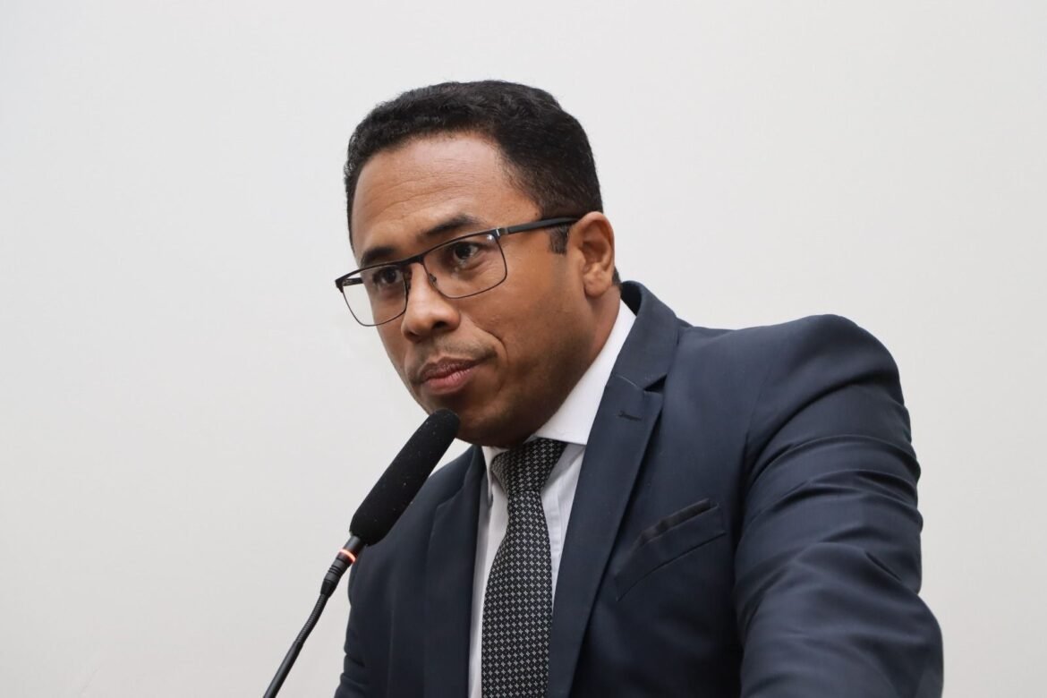Vereador Daniel Nascimento Apresenta Projeto de Lei de Conscientização Política em Palmas