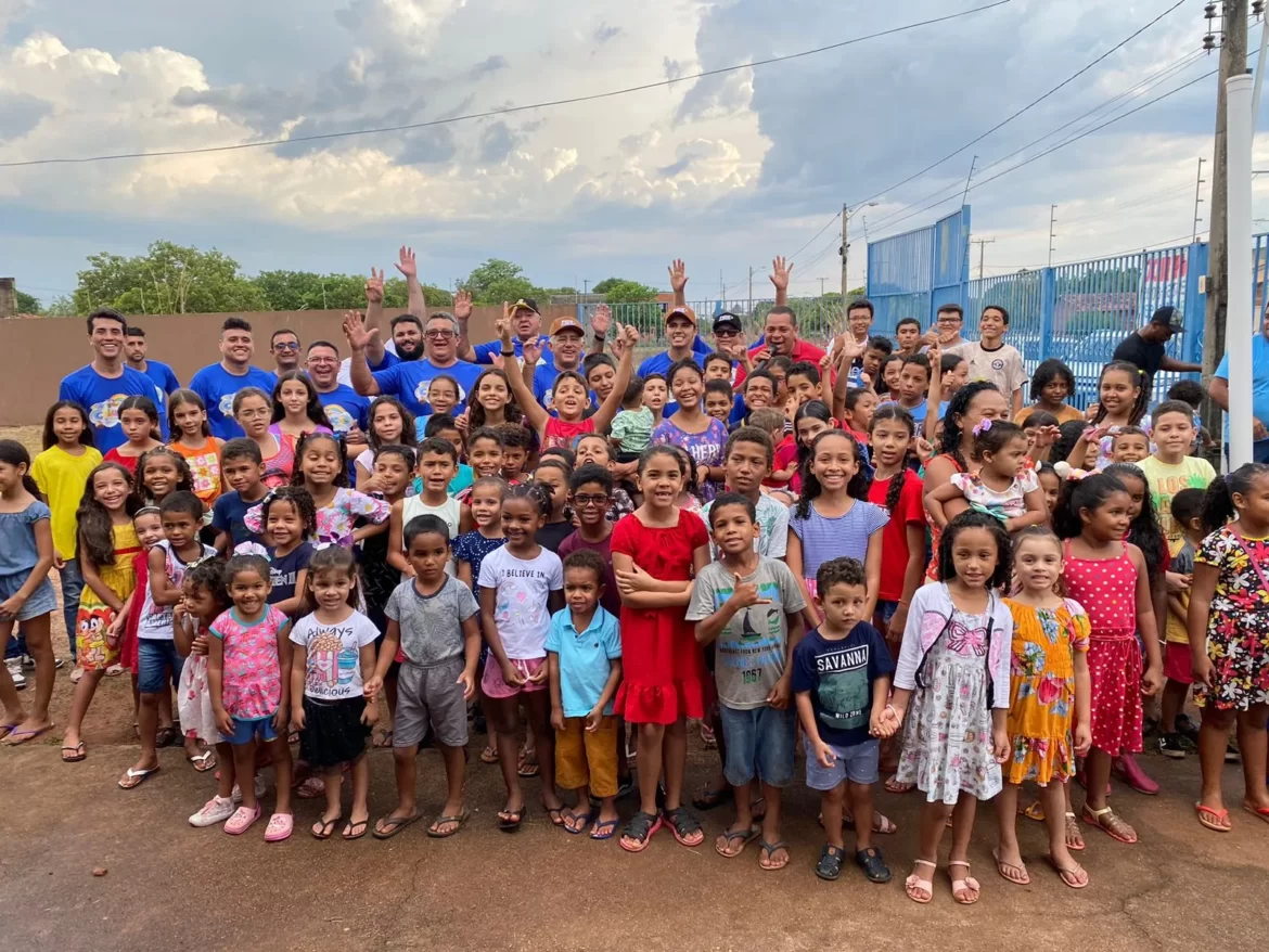 Vereador Pedro Cardoso participa de entrega de brinquedos em homenagem ao Dia das Crianças
