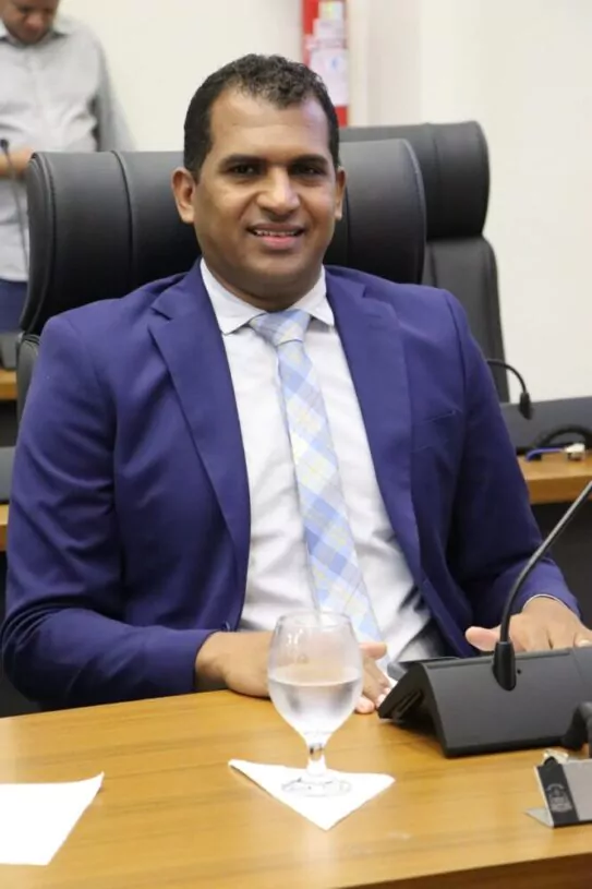 Vereador Nego comemora aprovações de PLs na Câmara de Palmas, incluindo doação de terreno para o 6º Batalhão da PM e auxílio-alimentação aos conselheiros tutelares da cidade