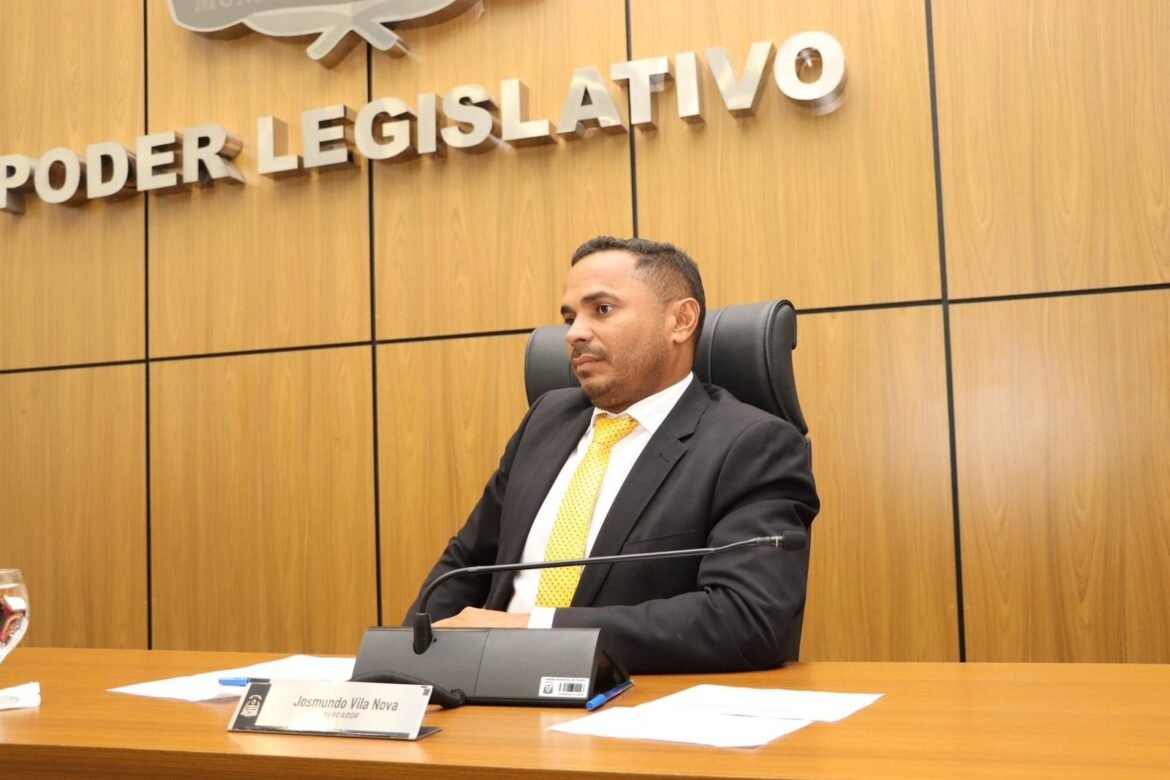 Prefeitura atende demanda do vereador Josmundo e realiza melhorias no campo de futebol da associação esportiva Aureny III