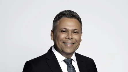 Vereador Alex Mascarenhas solicita faixa de pedestre elevada em frente ao CMEI Criança Feliz, em Taquaralto