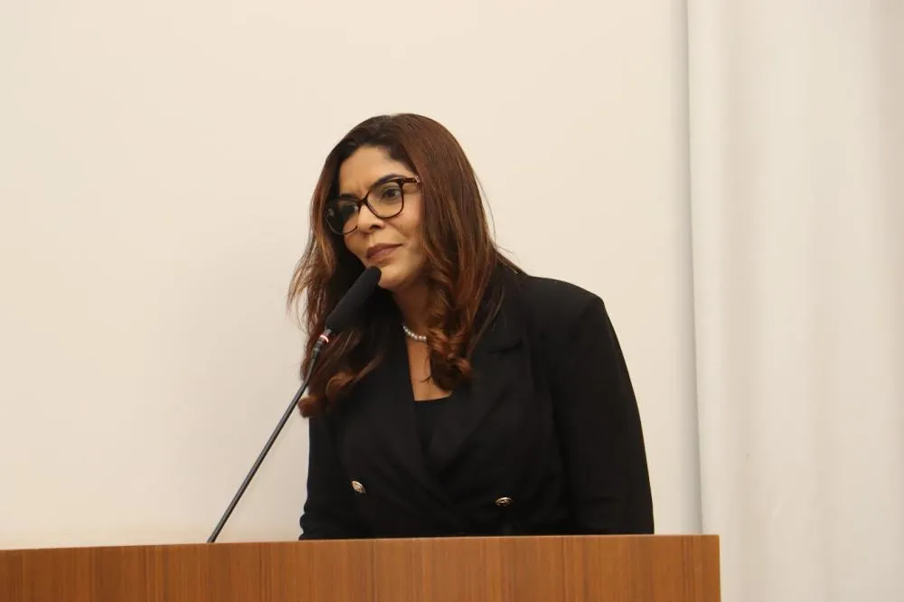 Vereadora Delma Freitas solicita revitalização da sinalização de trânsito no bairro Bela Vista