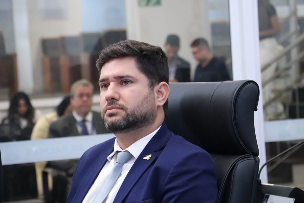 Vereador Miguel Barros apresenta requerimento para implantação de praça na 1406 Sul