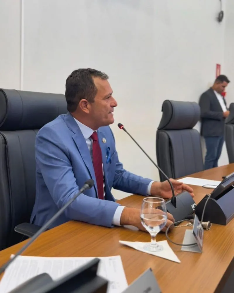 Vereador Zé Branquim solicita ações de cuidado com animais de rua no Aureny III