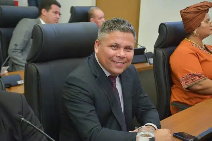 Vereador Alex Mascarenhas parabeniza Escola Thiago Barbosa após unidade liderar Ideb nos anos finais em Palmas